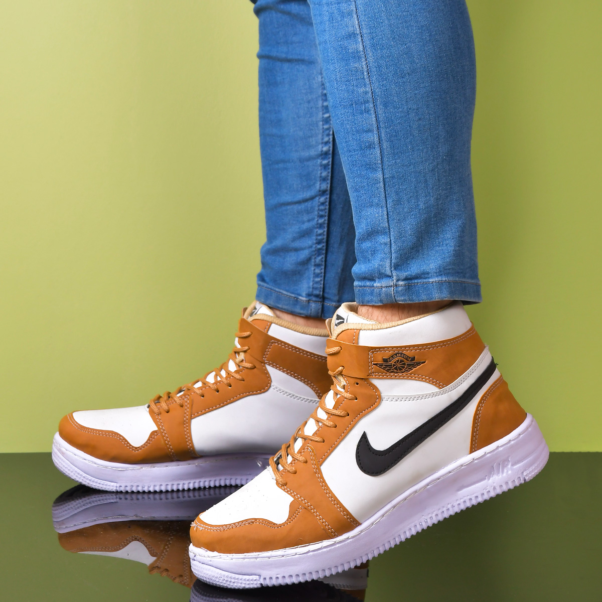 كفش ساق بلند جردن سفيد عسلي مردانه مدل tiran