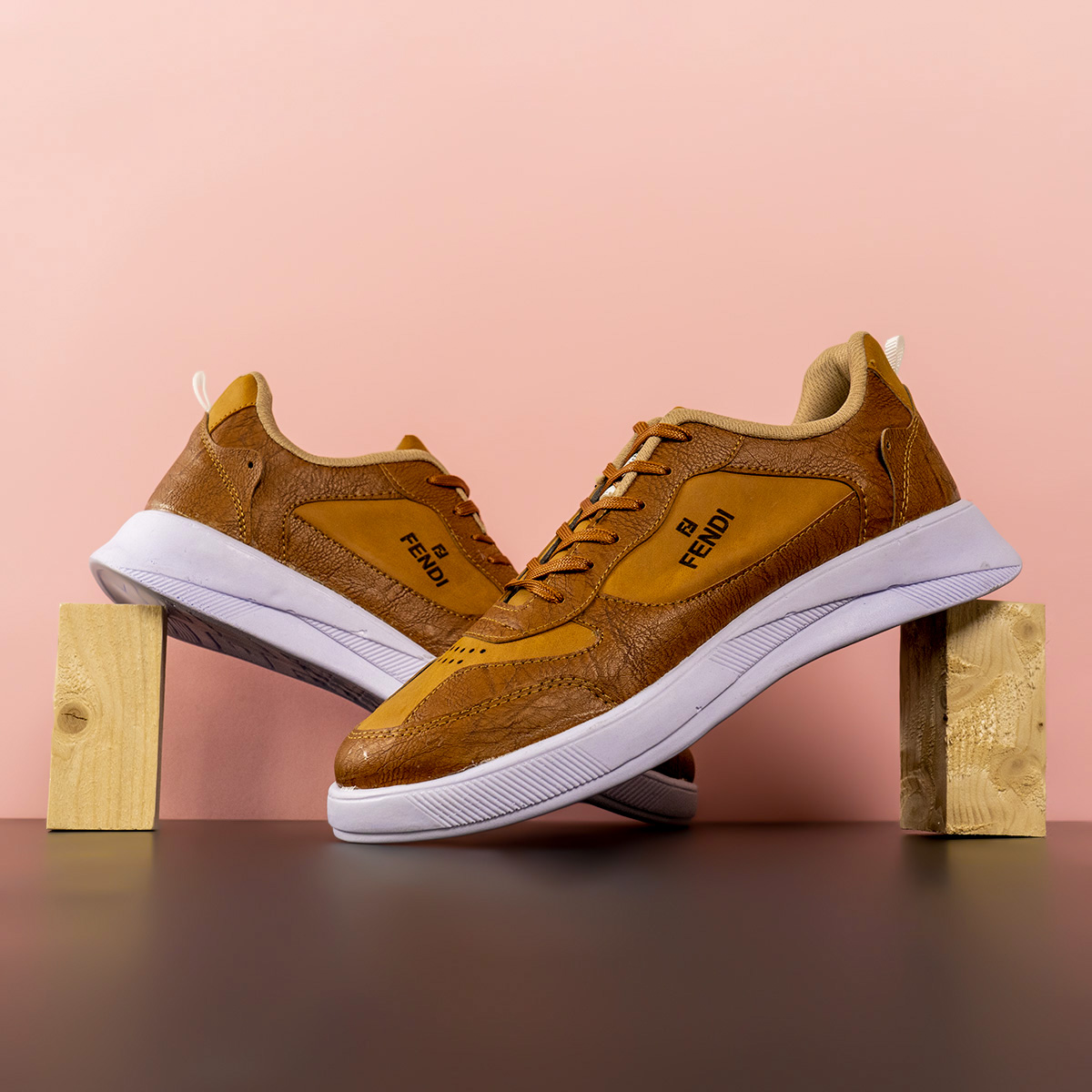 کفش فندی عسلی مردانه مدل Vidash