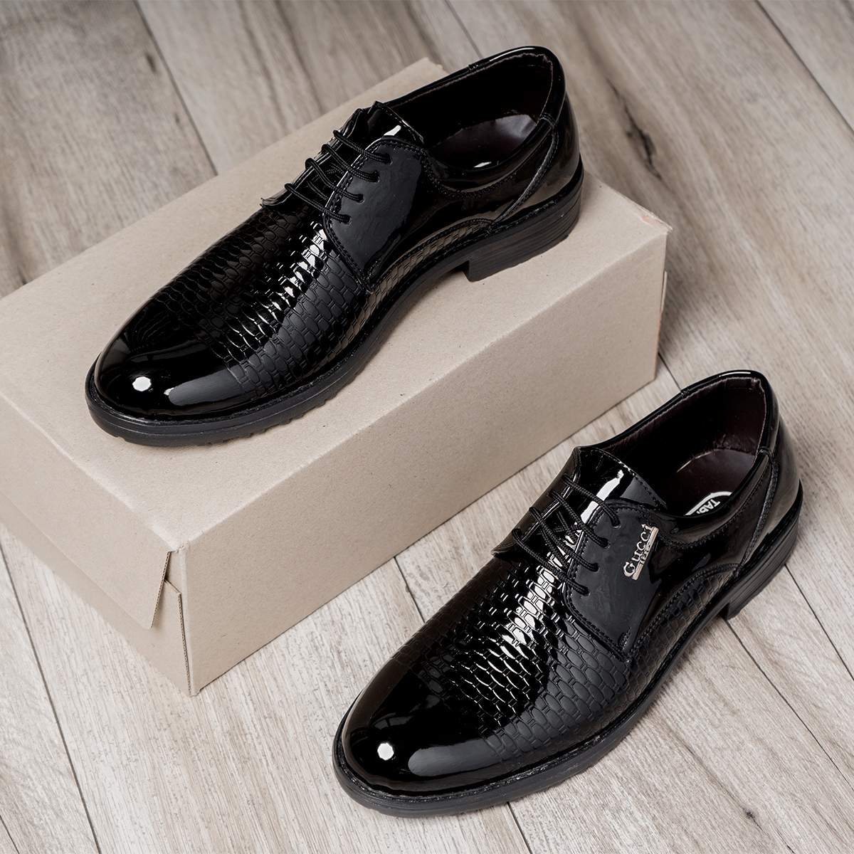 کفش رسمی ورنی بندی مردانه مدلGucci