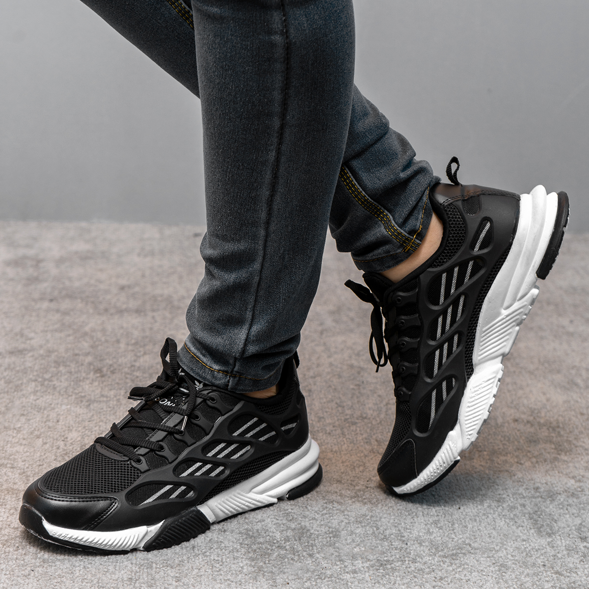 کفش ورزشی مردانه مشکی مدل Karvand