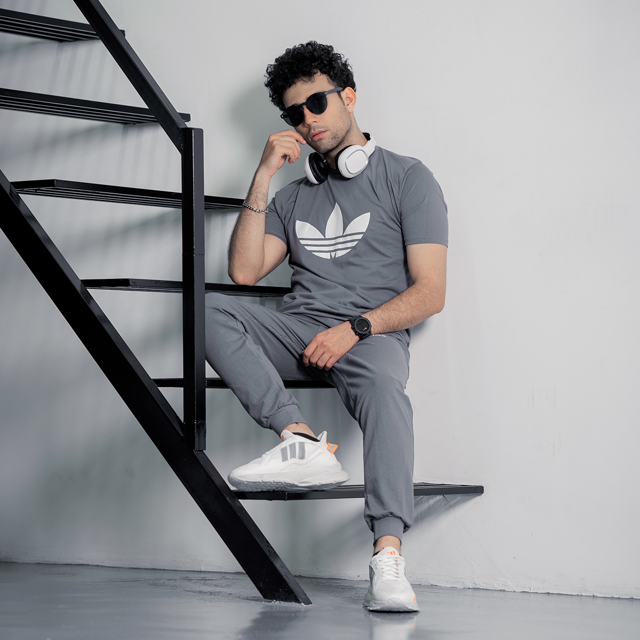 ست تیشرت شلوار مردانه طوسی آدیداس مدل DG110