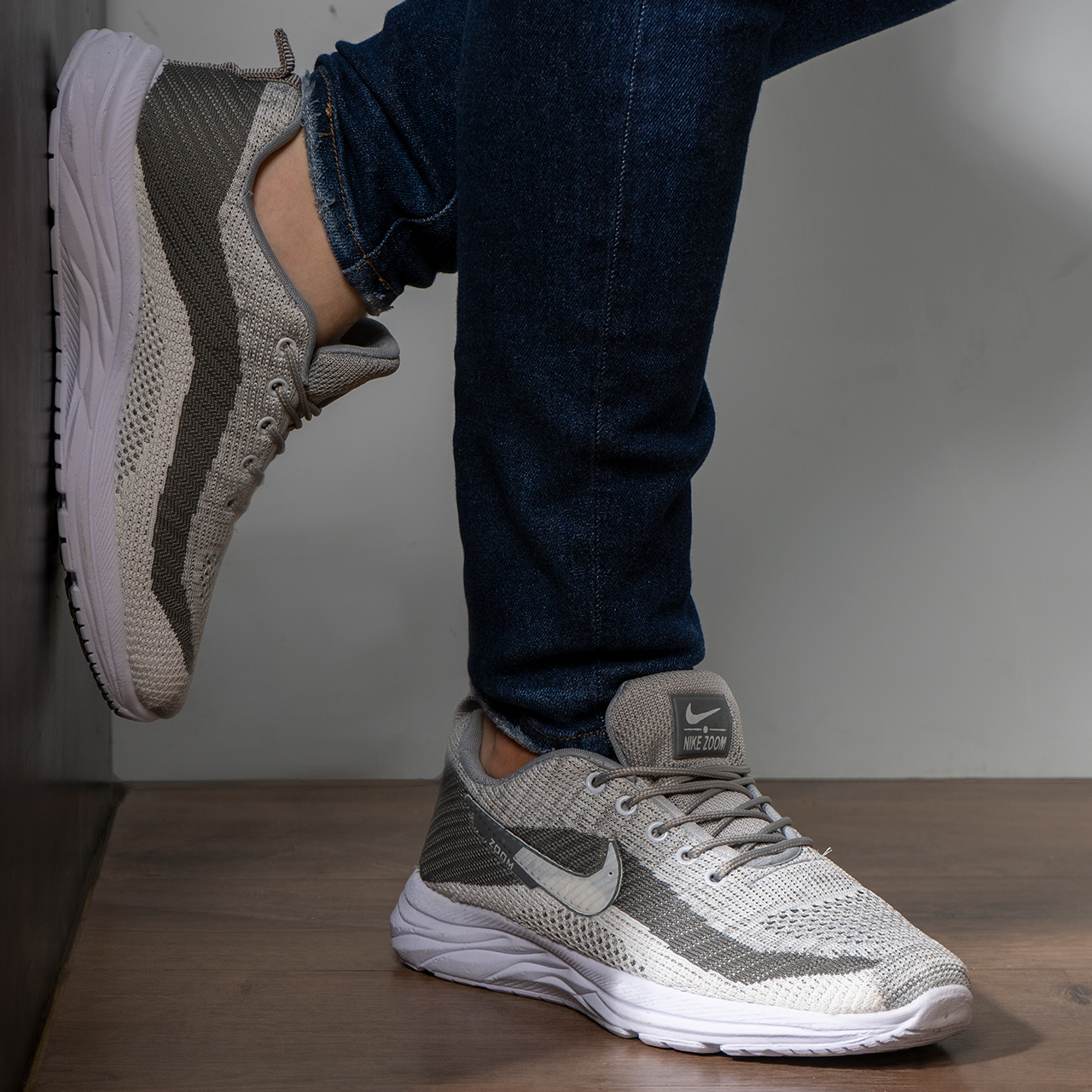 کفش ورزشی طوسی سفید مردانه مدل Nike z