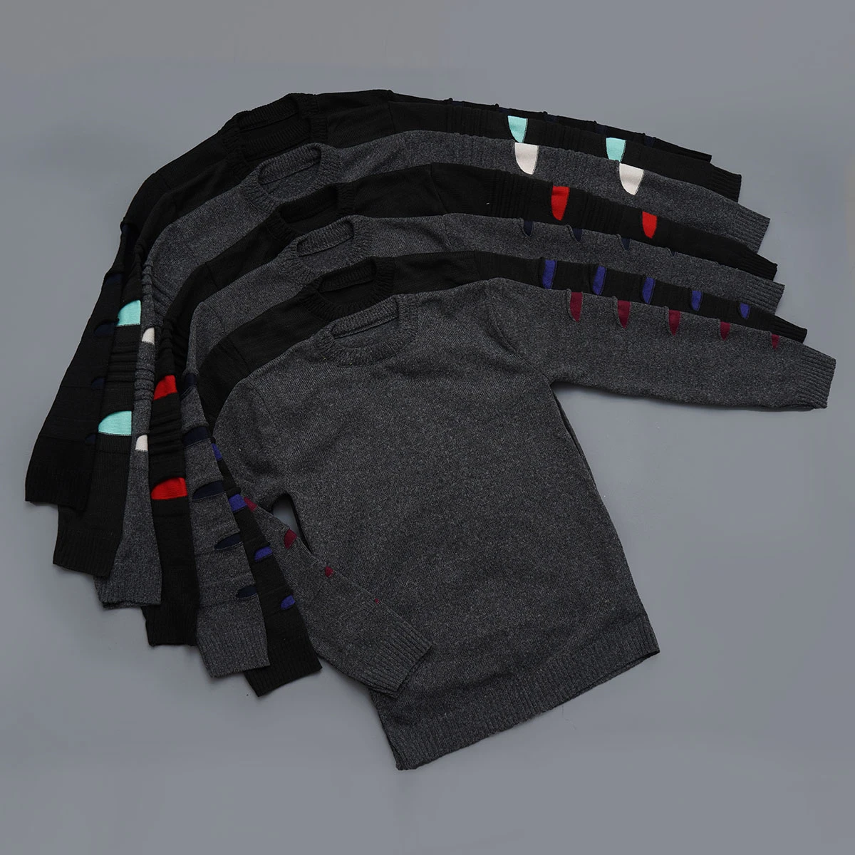 پلیور مردانه یقه گرد ذغالی سرمه ای مدل Q20