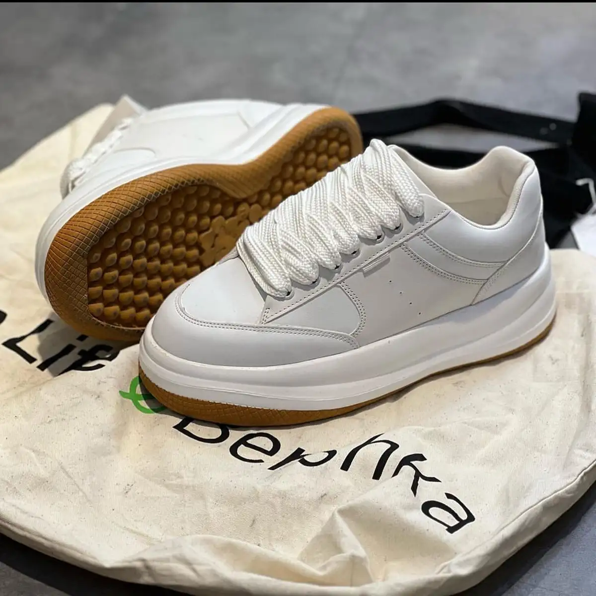 کفش تخت سفید مردانه مدل MANIN