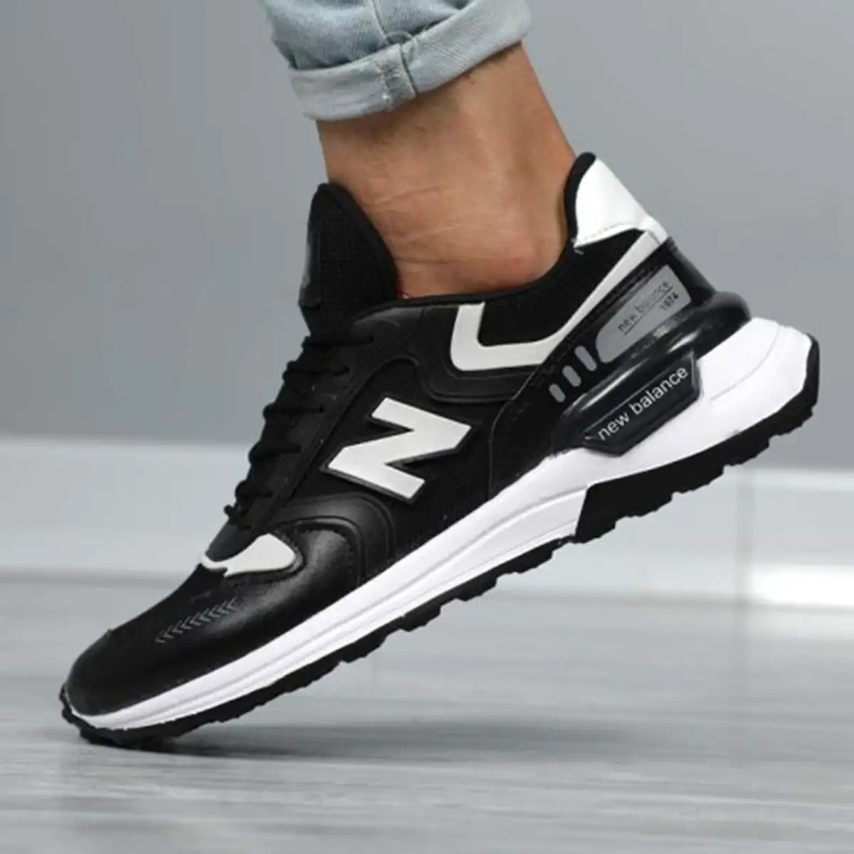 کفش ورزشی مردانه New Balance مشکی مدل Darman