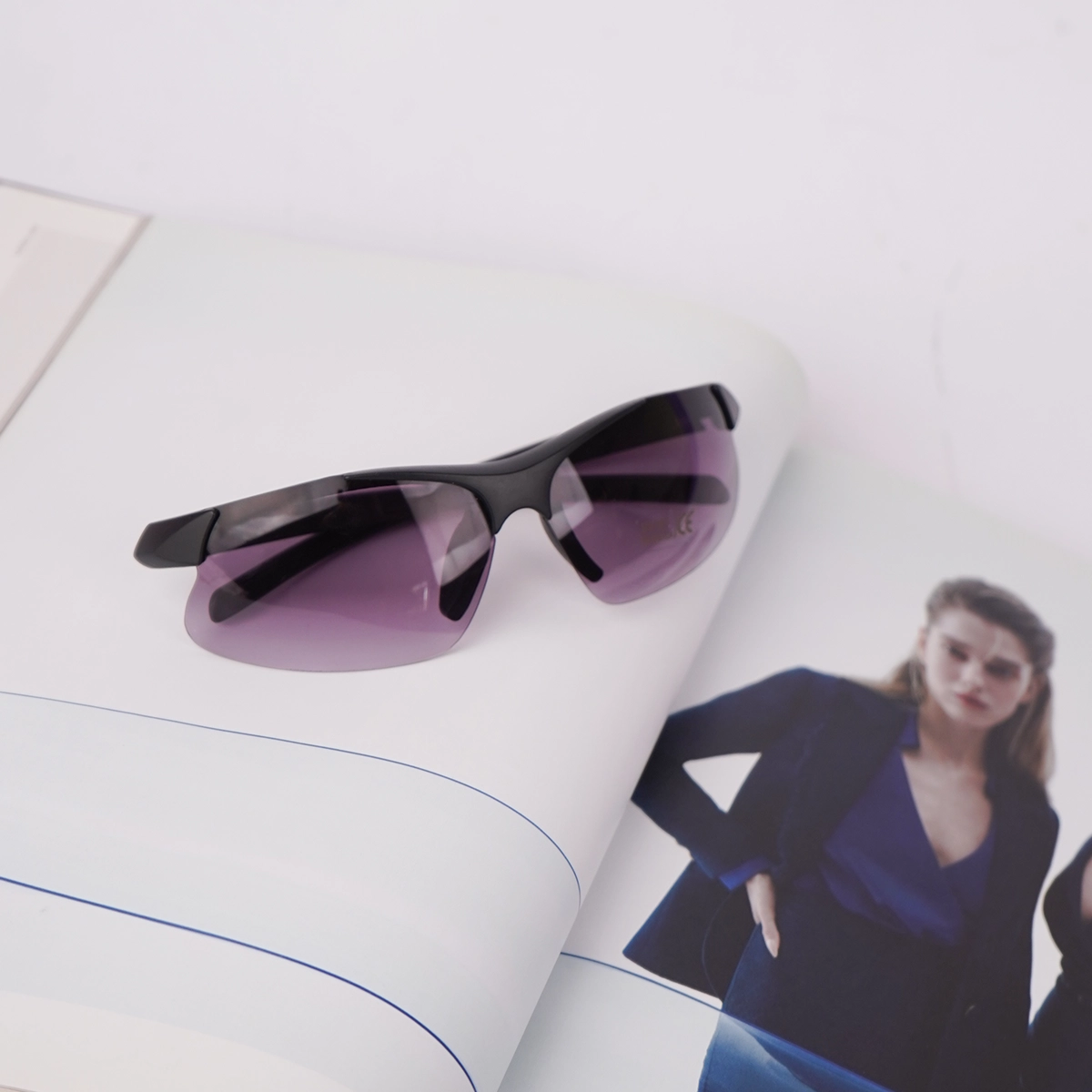 عینک شیشه بنفش مدل Kian