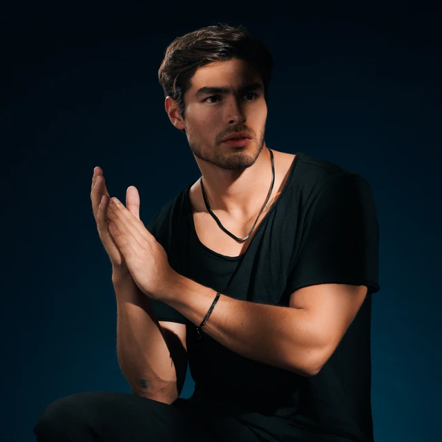 نیم ست مشکی ماری مدل fered