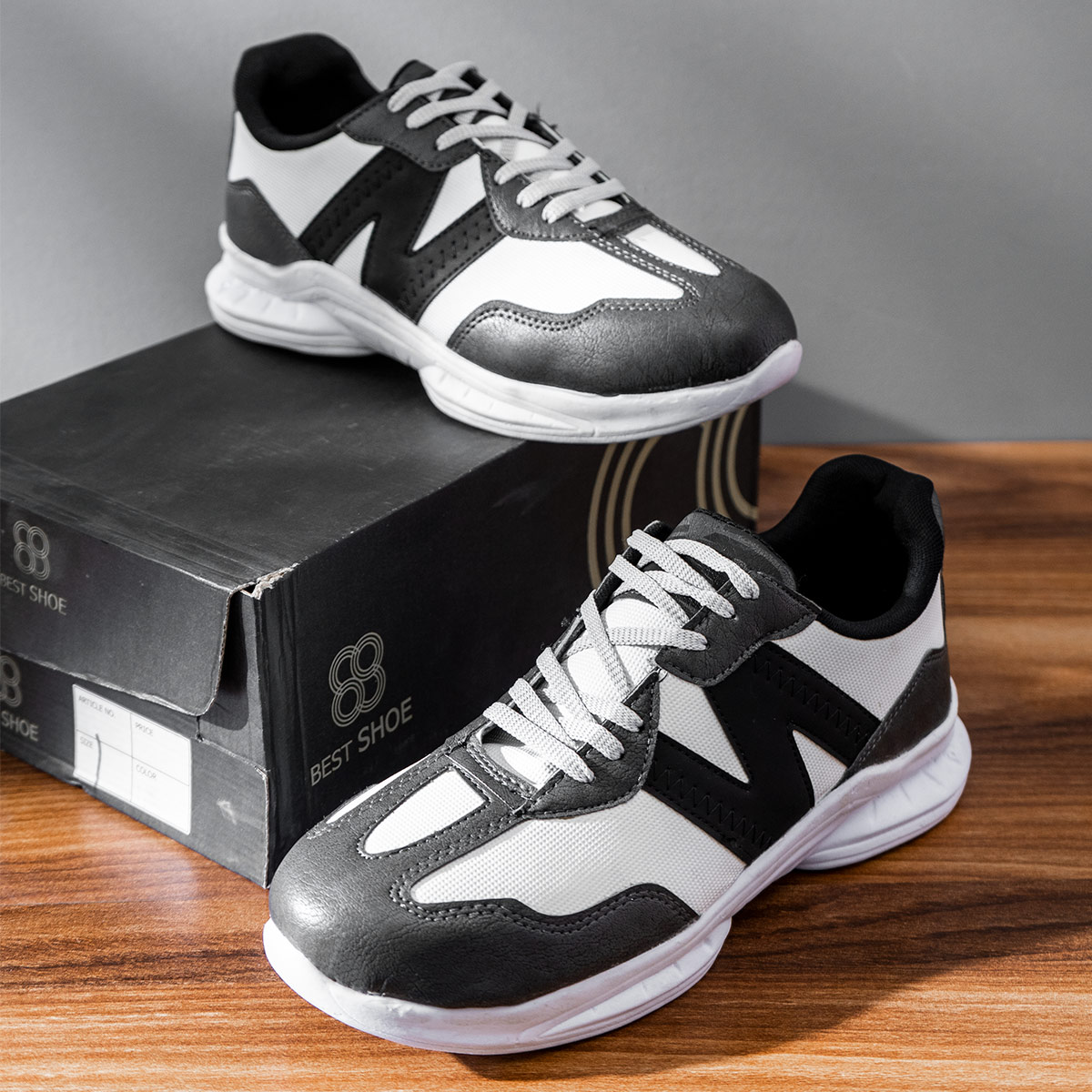 کفش ورزشی New Balance مردانه مشکی سفید مدل Bret